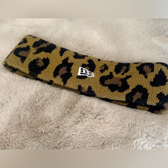 Supreme New Era Big Logo Headband - Picture 2 of 3